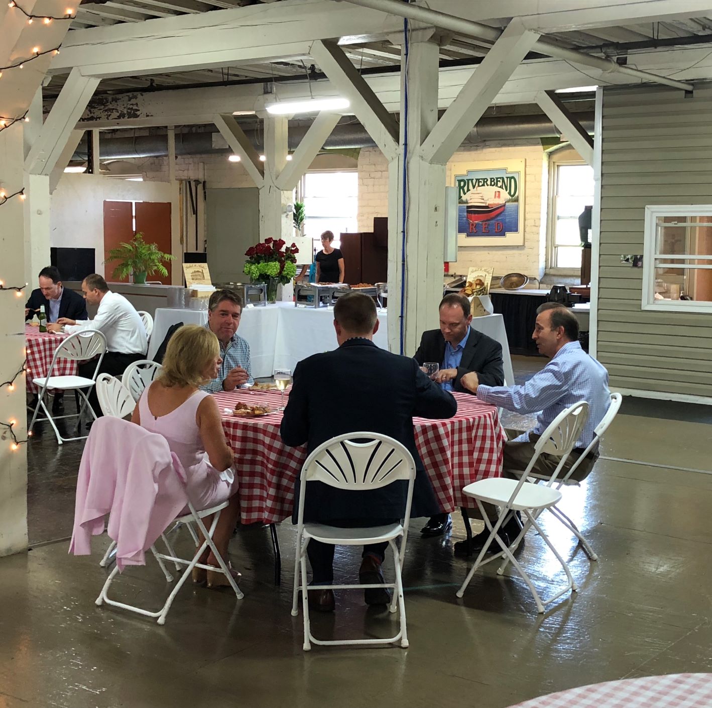 people eating at the Dottore annual networking luncheon in 2018